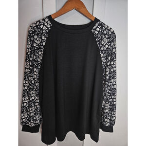 Emery Rose Plus Size 1XL Black Long Sleeve Floral Top